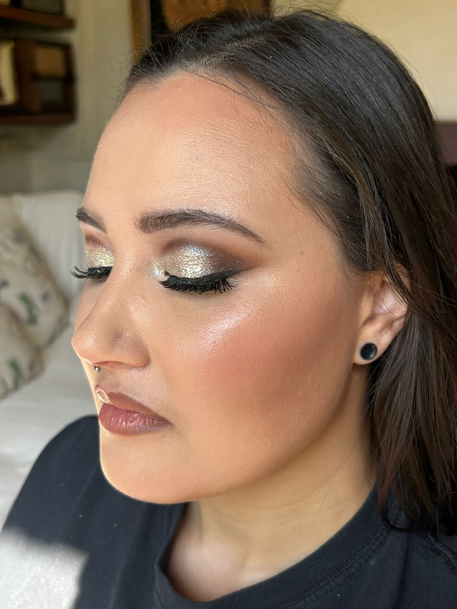 Maquillaje waterproof profesional realizado por Jennifer Makeup en Barcelona con acabado natural y de larga duración.