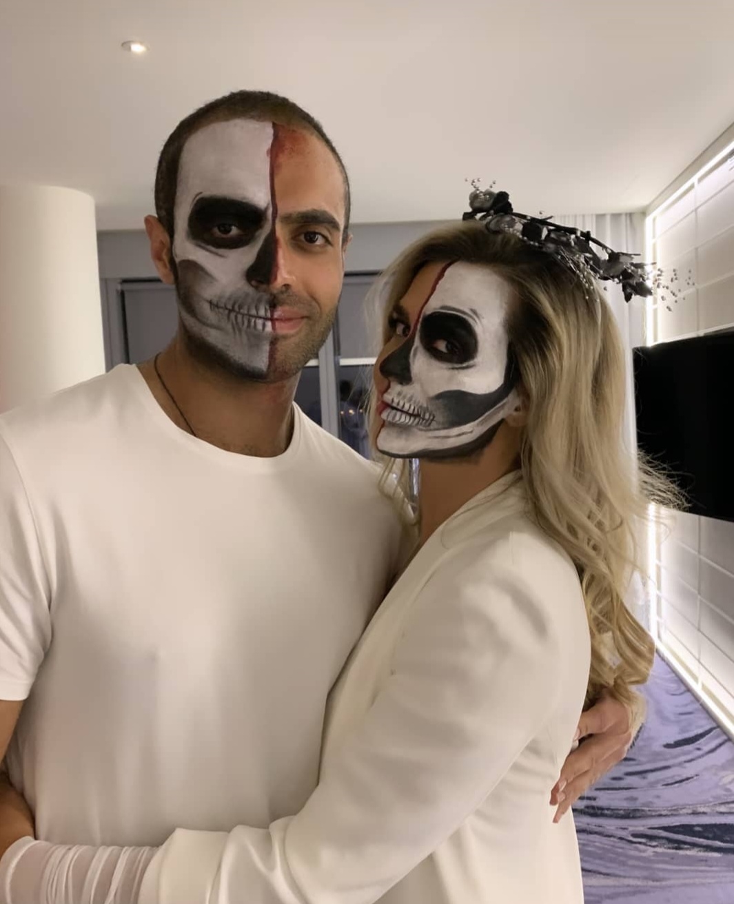 Maquillaje Halloween a domicilio Barcelona para pareja con caracterización de calavera