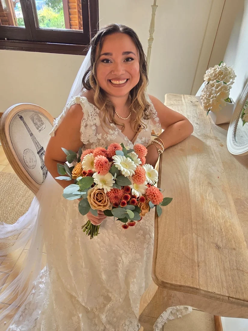 Wedding guest makeup Barcelona with elegant natural makeup for an autumn wedding